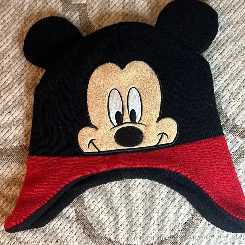 Disney Mickey Mouse hat & mittens